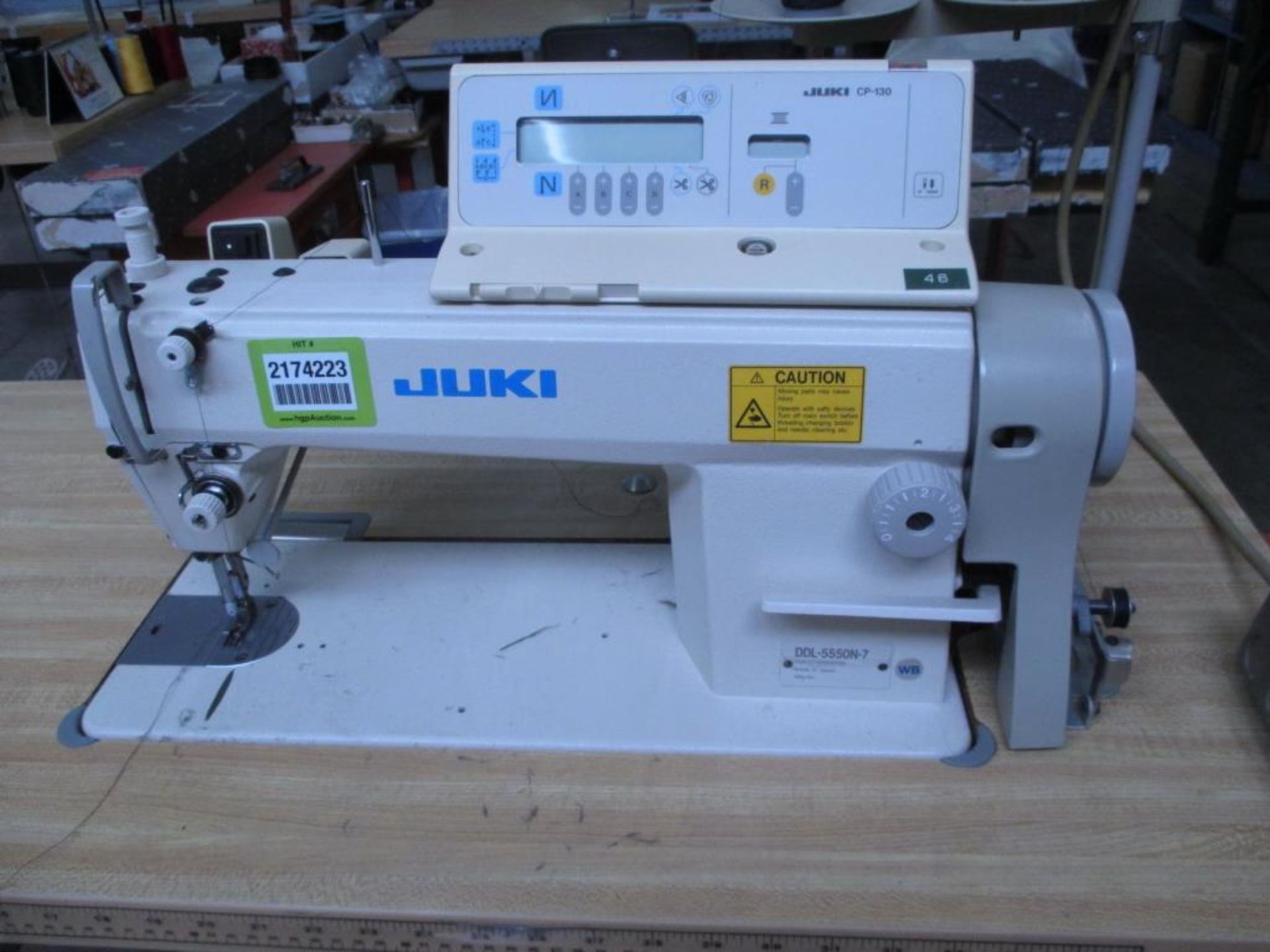 Lockstitch Reverse Industrial Sewing Machine. Juki DDL-5550N-7 1-Needle Lockstitch Reverse - Image 2 of 10