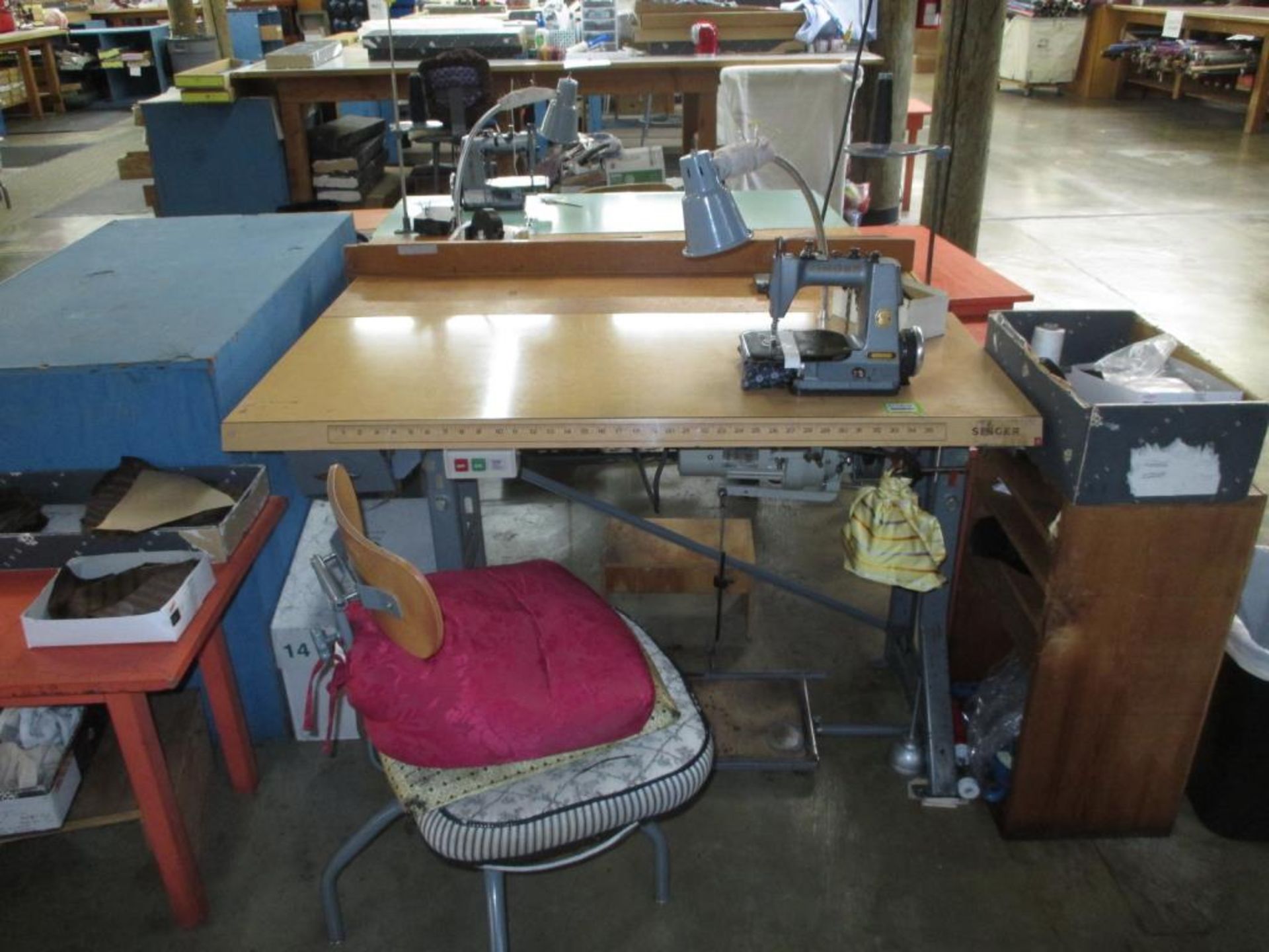 Chain Stitch Industrial Sewing Machine. Singer 240K12 Chain Stitch Industrial Sewing Machine with