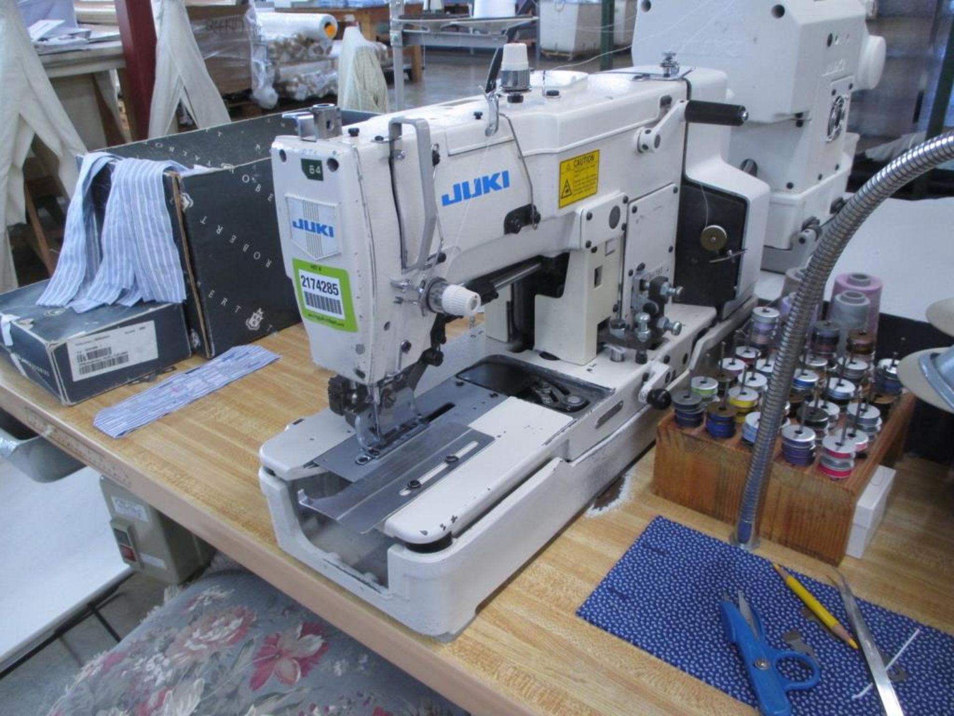 Lockstitch Buttonholing Machine. Juki LBH-783 Single Needle Lockstitch Buttonholing Industrial - Image 2 of 5