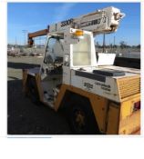 Case 3330B Carry Deck Crane, 15,000 lift capacity at 5 feet. 4 cylinder diesel engine. SN#