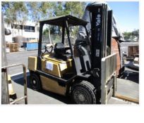 Yale GLP080LGNGB098 Propane Forklift, 8000lb Capacity.