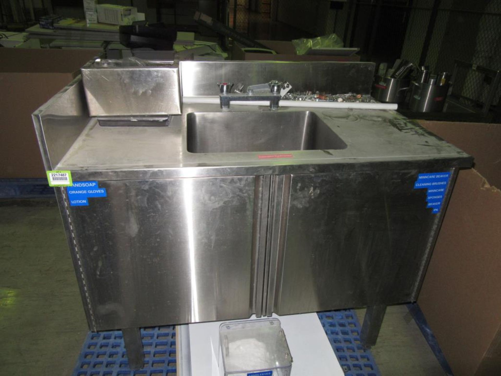 Sinks; Lot: (4) Assorted Stainless Steel Sinks. Hit # 2217487. Loc: 403-1 Loading Dock. Asset - Image 5 of 6