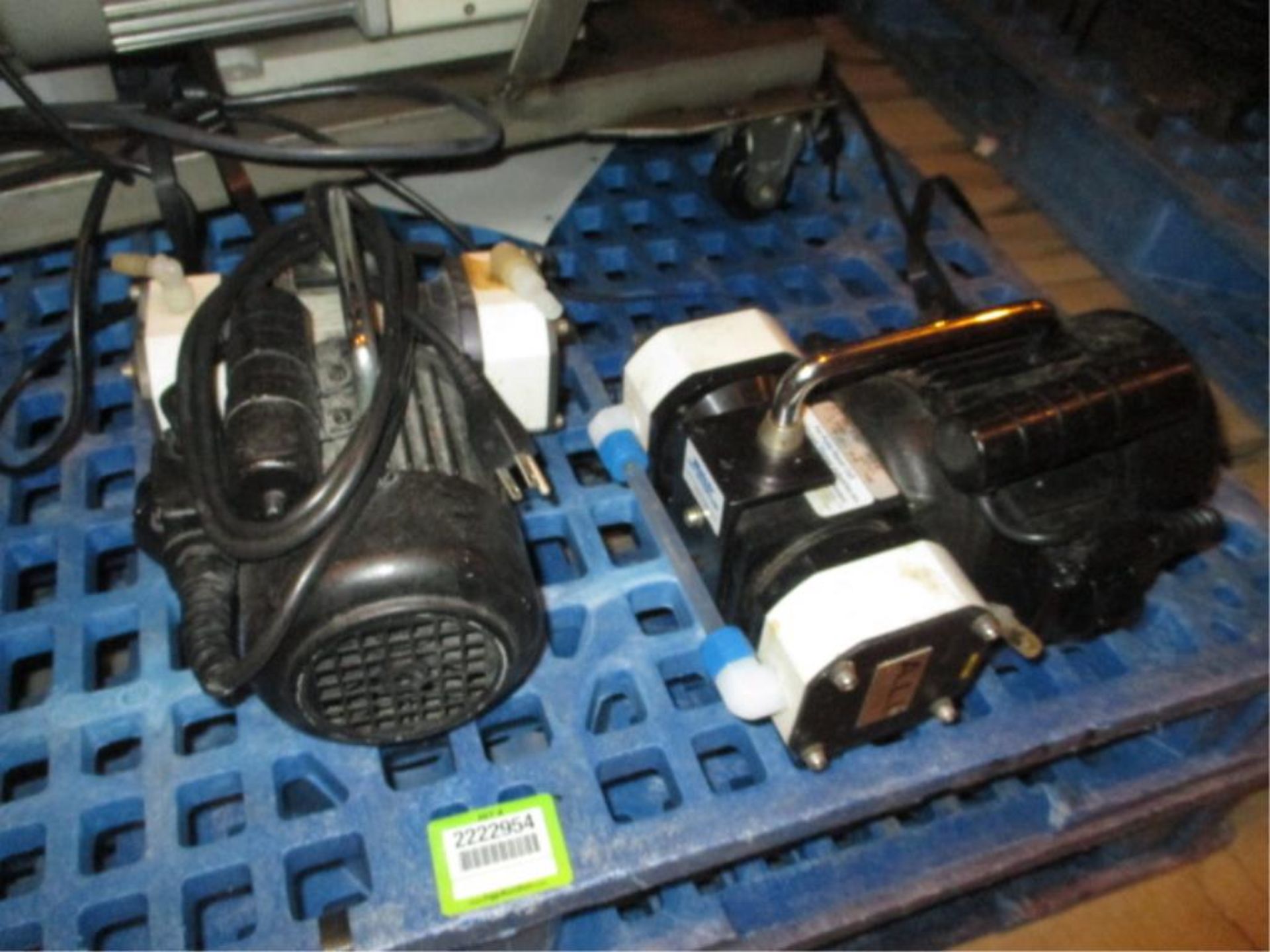 Vacuum Pumps; Lot: (5) Assorted Vacuum Pumps. Consisting of: (1) Edwards RV8; (1) Edward E2M2; (3) - Image 3 of 3