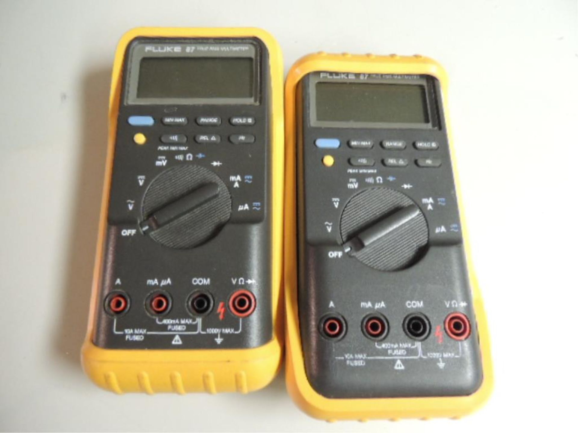 Fluke 87 Tester; Lot: (2) Fluke 87 true RMS multimeter. HIT# 2192415. Loc: 901 cage. Asset Located - Image 2 of 4