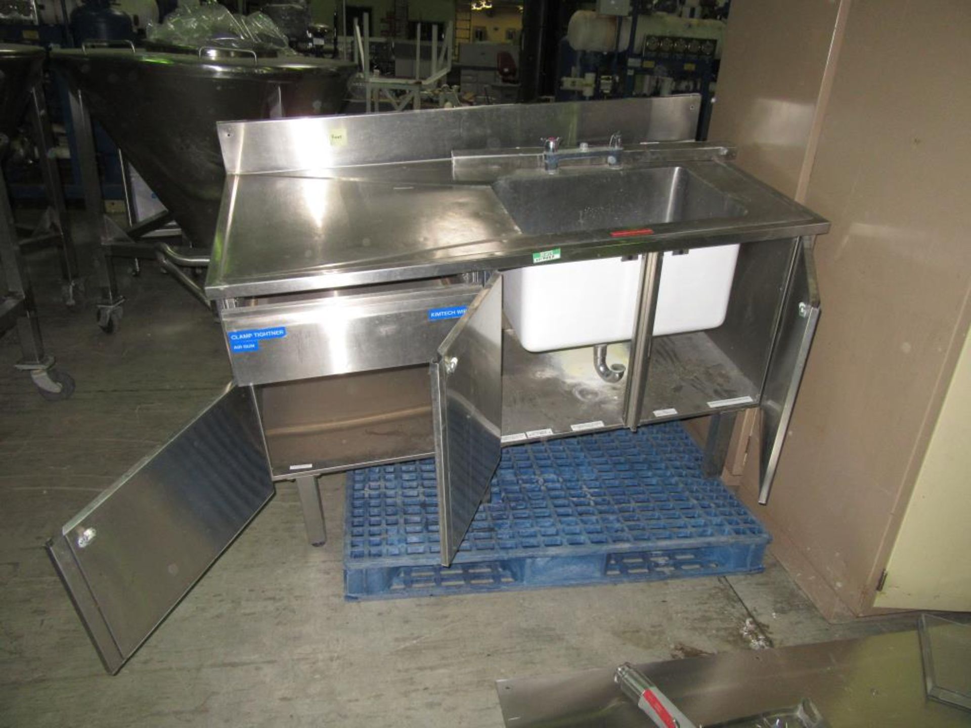 Sinks; Lot: (4) Assorted Stainless Steel Sinks. Hit # 2217487. Loc: 403-1 Loading Dock. Asset - Image 6 of 6