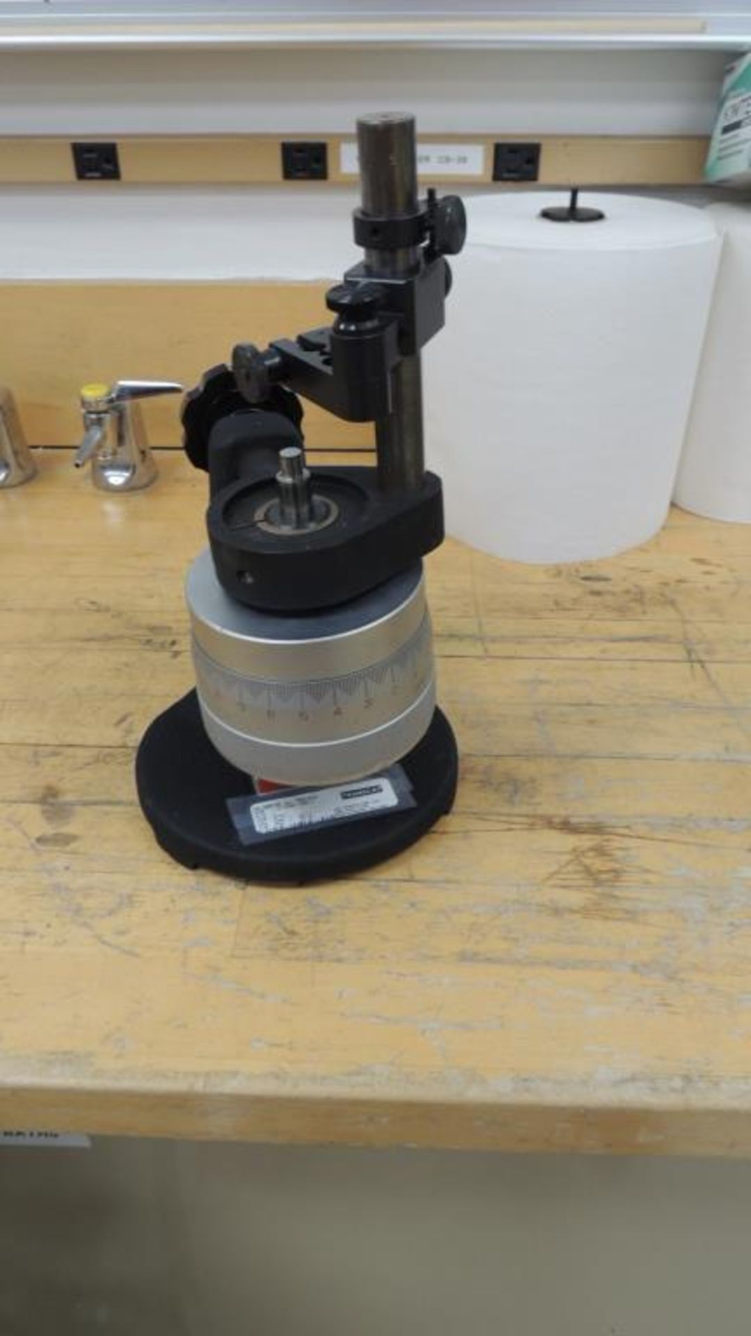 Starrett 716 Dial Indicator Tester; Dial Indicator Tester - Metrology Calibration Micrometer Head. - Image 2 of 6