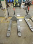 Multiton TM 27/48 Pallet jack; Hydraulic pallet truck, 5500lb. HIT# 2192351. Loc: 2501-1. Asset