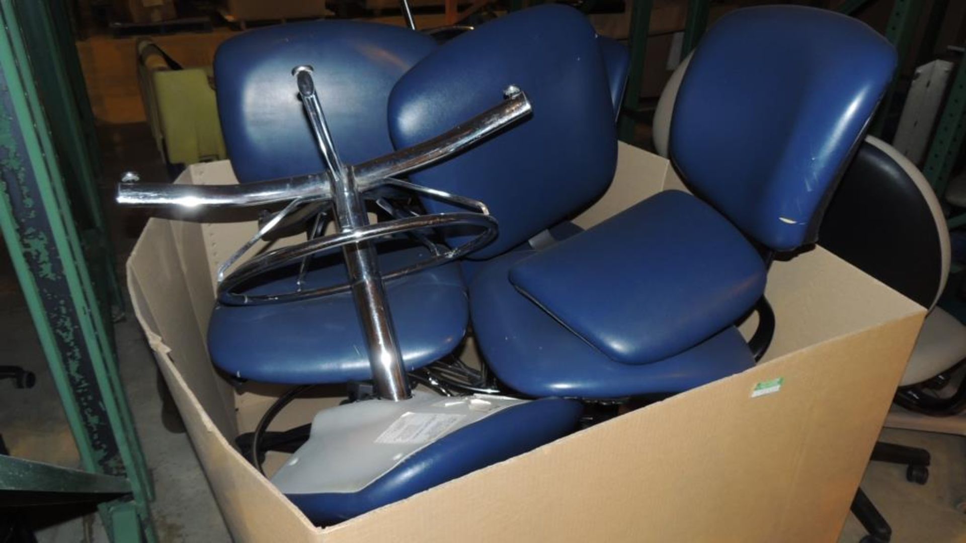 Chairs; Lot: approximately (28)office chairs and one metal desk. HIT# 2192727. Loc: 2101. Asset - Image 5 of 9