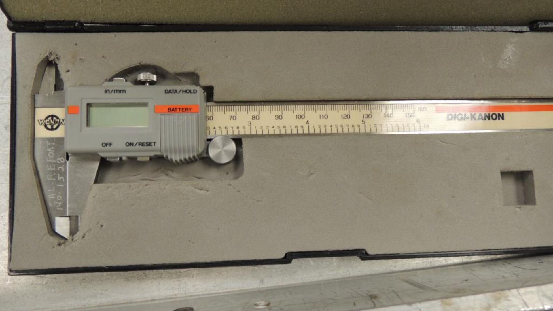 Starrett Micrometer; Lot: (1) Digi-Kanon 6", (1) Mitutoyo 1-2" digital read, (1) Mitutoyo 0-1" - Image 3 of 7