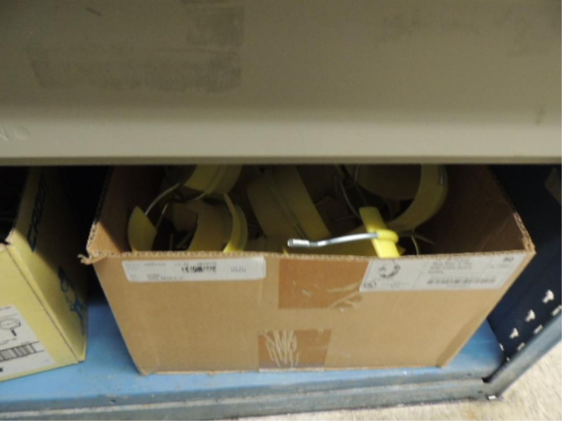 Cooper Parts; Lot: contents of shelves and drawers Row 17-18, wiring devices, HPF Autotransformer, - Image 9 of 29