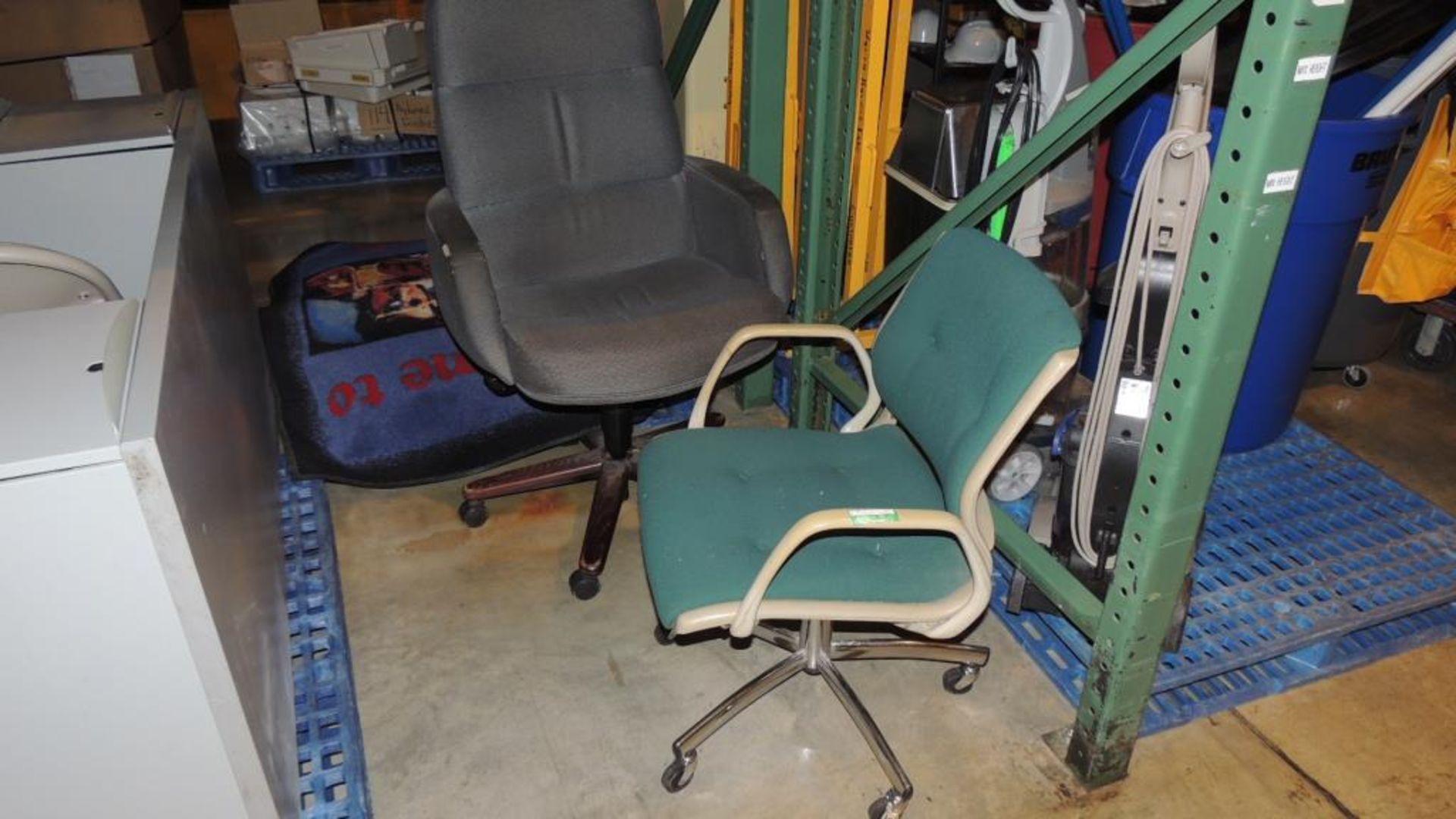 Chairs; Lot: approximately (28)office chairs and one metal desk. HIT# 2192727. Loc: 2101. Asset - Image 8 of 9