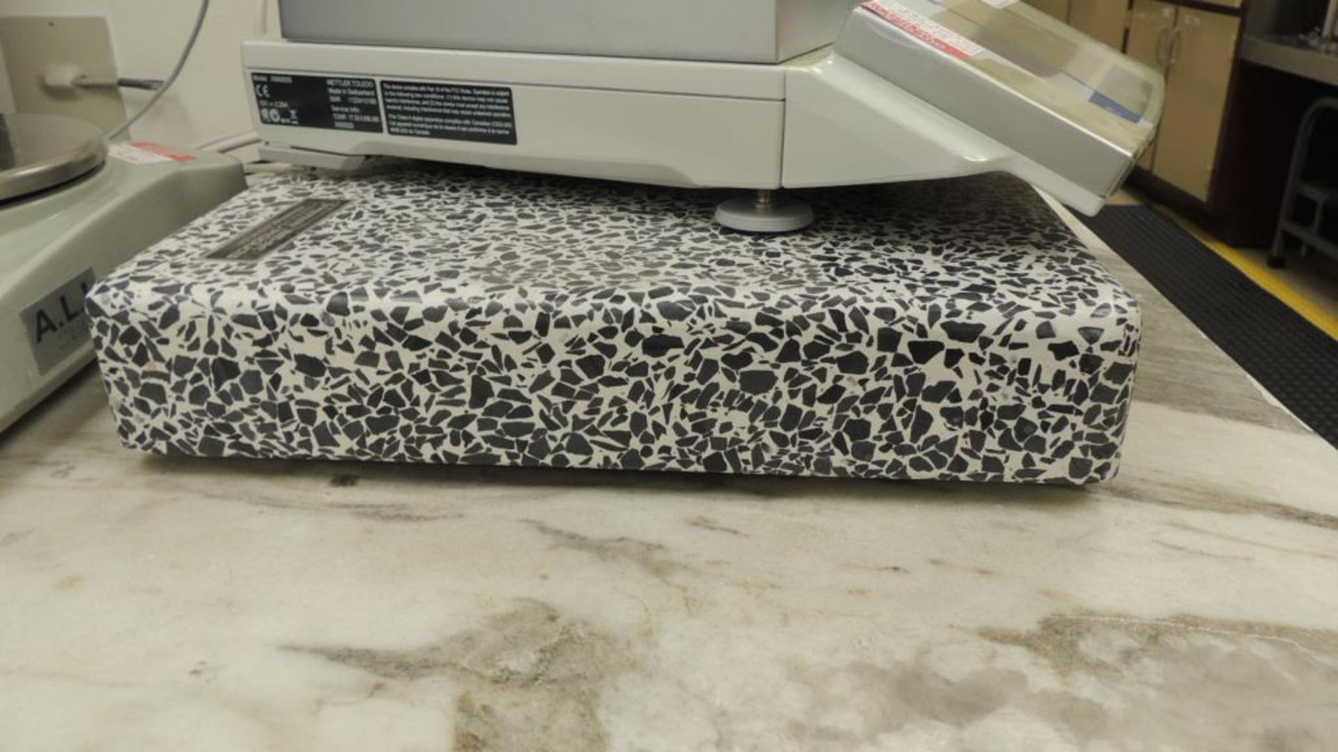 Mettler Toledo XS6002S PB-602S Scales; Lot: (2) scales w/ Bel-Art granite leveling block 14"x14"x2". - Image 8 of 9