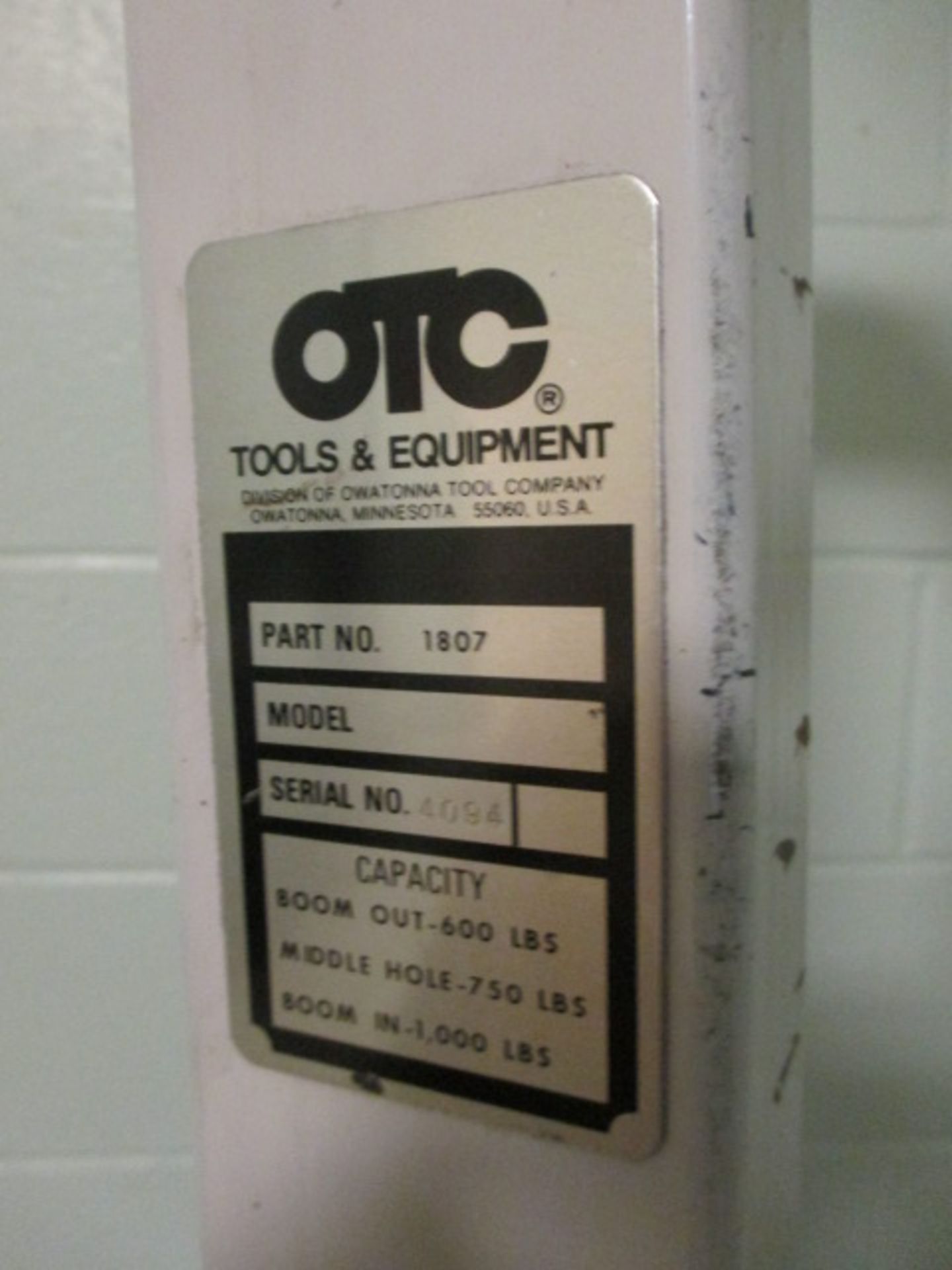 OTC Tools & Equipment 1807 Floor Crane; Mobile Hydraulic Floor Crane, 1000lb Max. HIT# 2223142. Loc: - Image 2 of 2