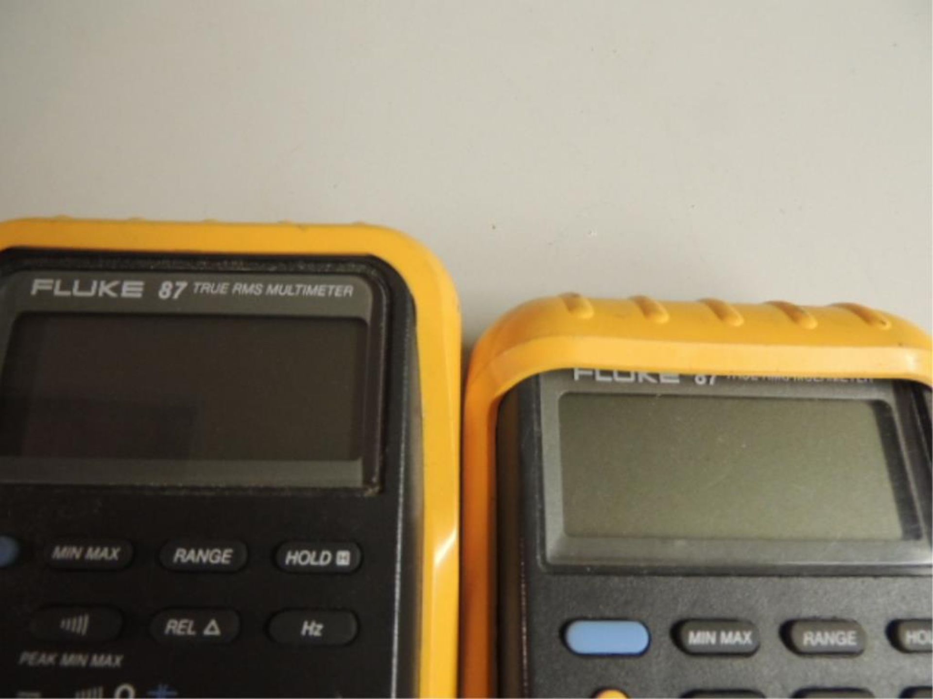 Fluke 87 Tester; Lot: (2) Fluke 87 true RMS multimeter. HIT# 2192415. Loc: 901 cage. Asset Located - Image 3 of 4