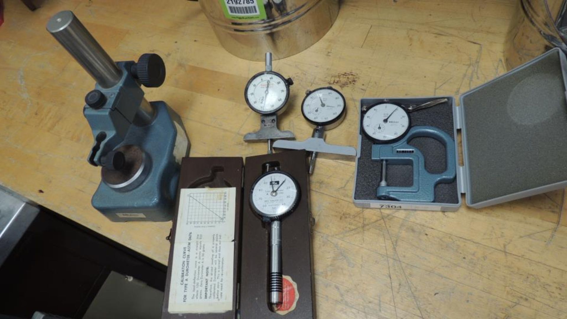 Starrett Mitutoyo Gauges; Lot: (1) Starrett depth gauge, (1) Mitutoyo depth gauge, (3) Mitutoyo