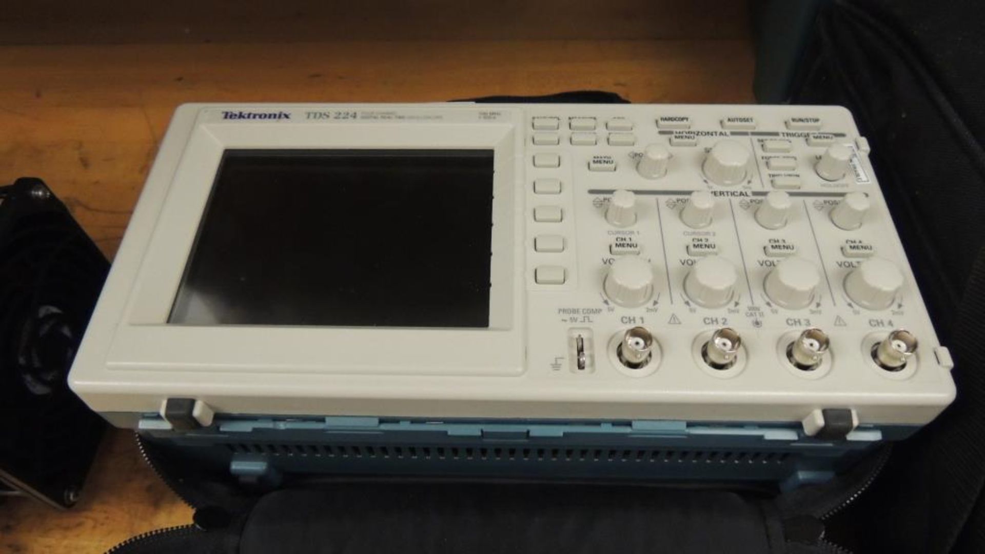 Tektronix TDS224 Oscilloscope; four channel digital real time oscilloscope. HIT# 2226566. Loc: - Image 4 of 6