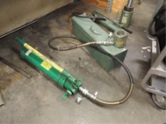 Greenlee,Century fox Hand pump; Lot: Greenlee hydraulic hand pump 10,000psi model 1726 w/ 20ton