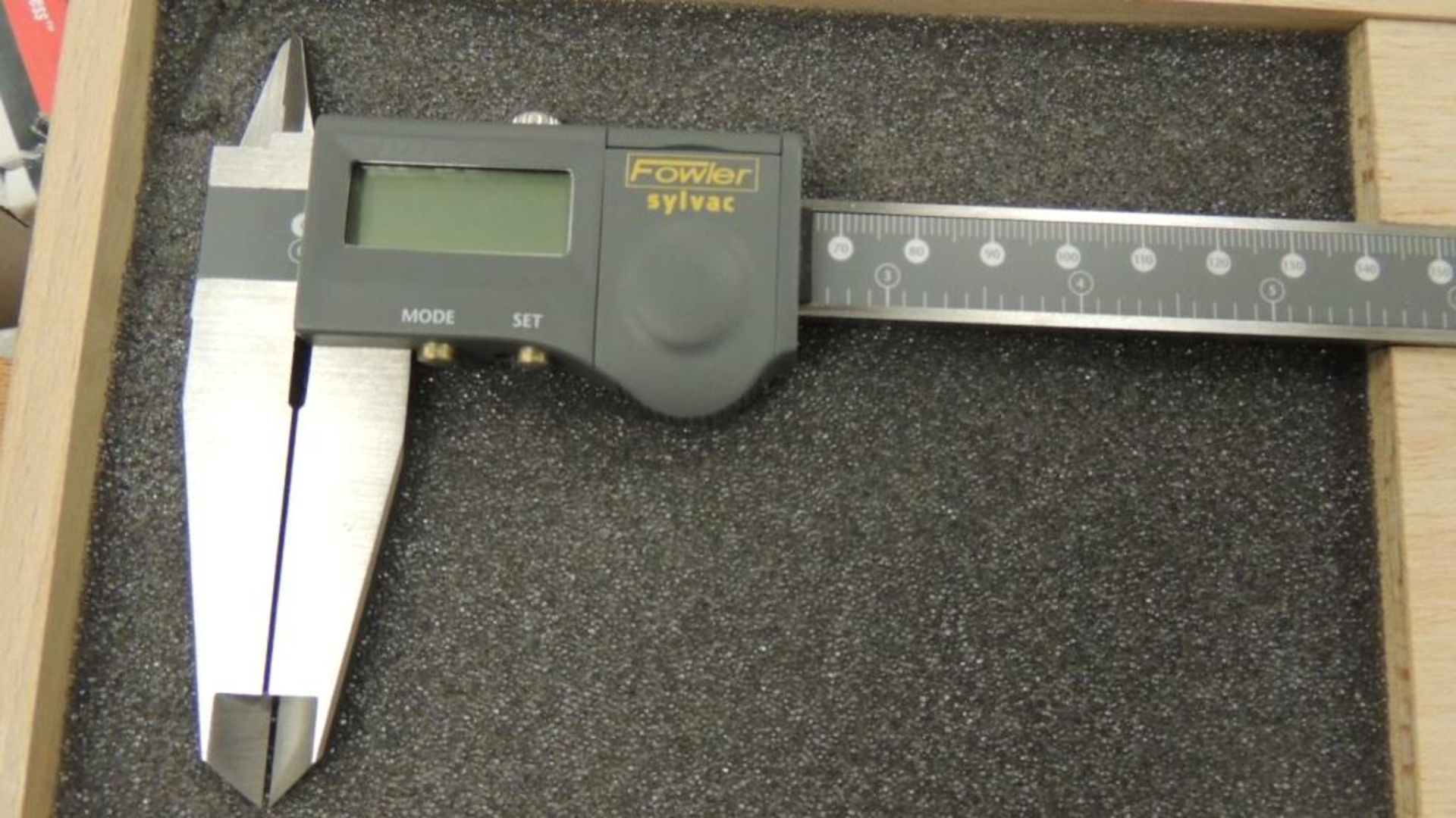 Fowler Caliper; Lot: Digital read (2) 10", (1) 12"., (1) Dial gauge 13". HIT# 2192789. Loc: 710. - Image 4 of 9