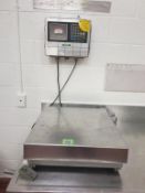 Toledo 2095 Platform Scale; 150lb capacity, 20" x 20" with Toledo BT 42 Digital Read Out. 2459102-