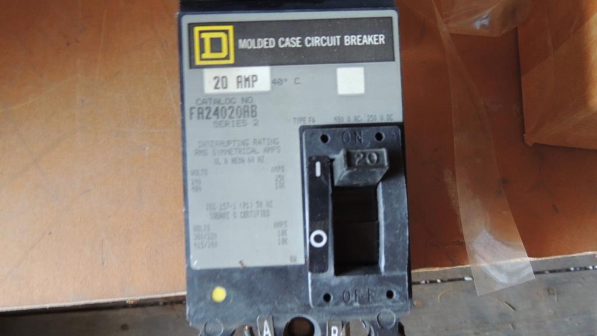 Sq. D Electrical; Lot: contents of shelving, Sq. D molded case circuit breaker, fuses, wire - Image 5 of 29