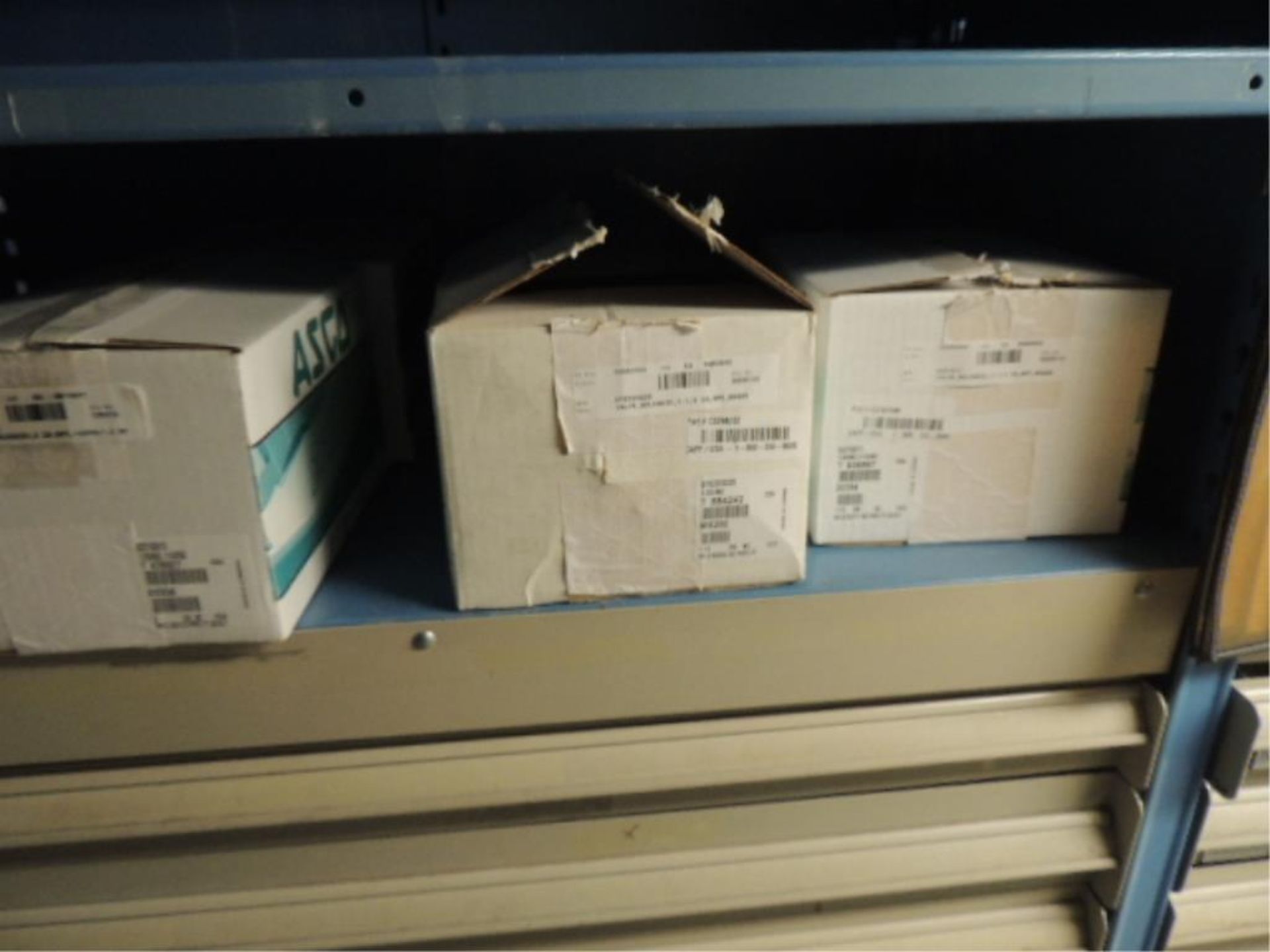 Cooper Parts; Lot: contents of shelves and drawers Row 17-18, wiring devices, HPF Autotransformer, - Image 12 of 29