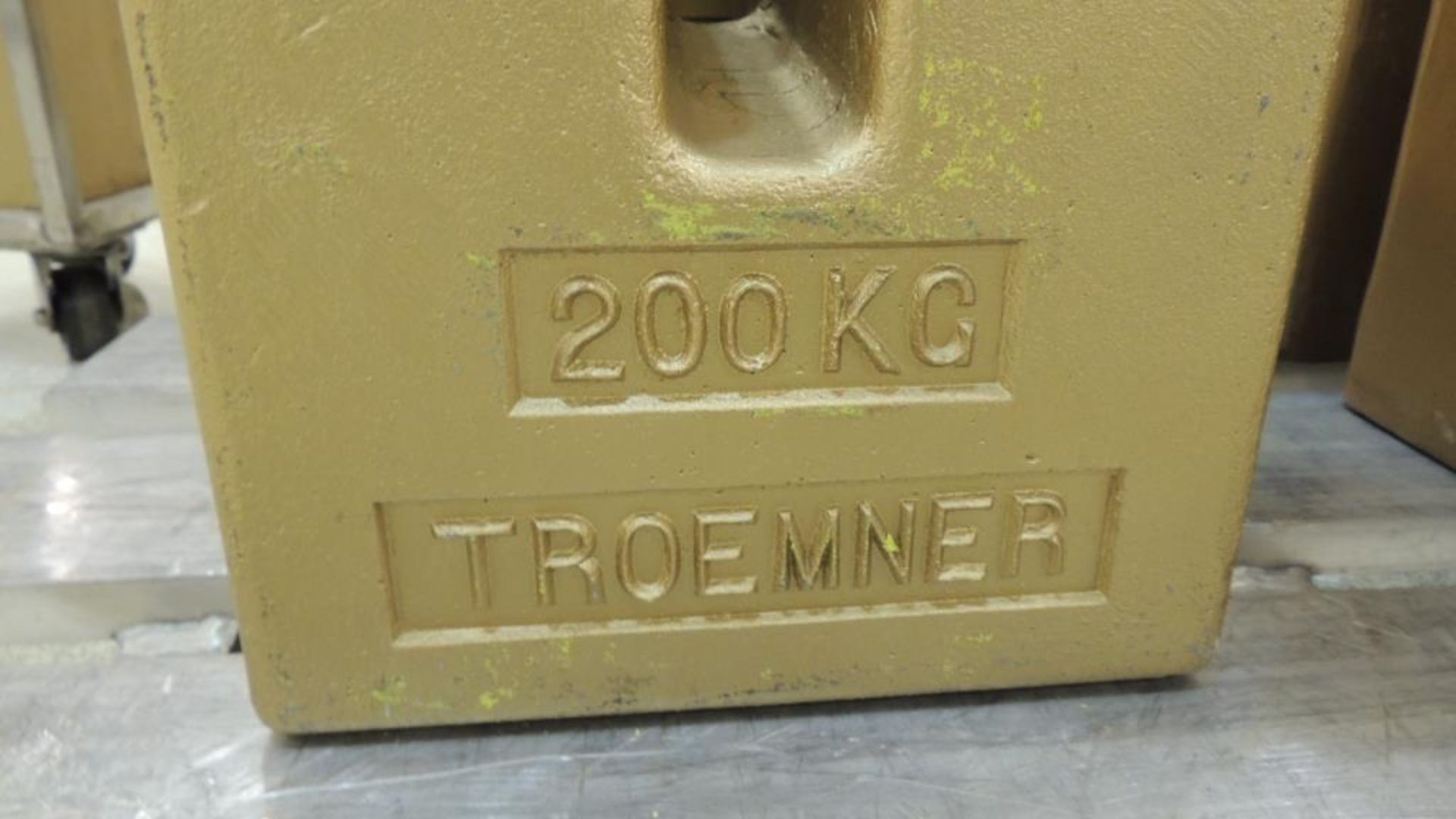 Troemner Calibration weights; Aluminum pallet and contents, (5) 250kg, (1) 200kg. HIT# 2226627. Loc: - Image 4 of 5