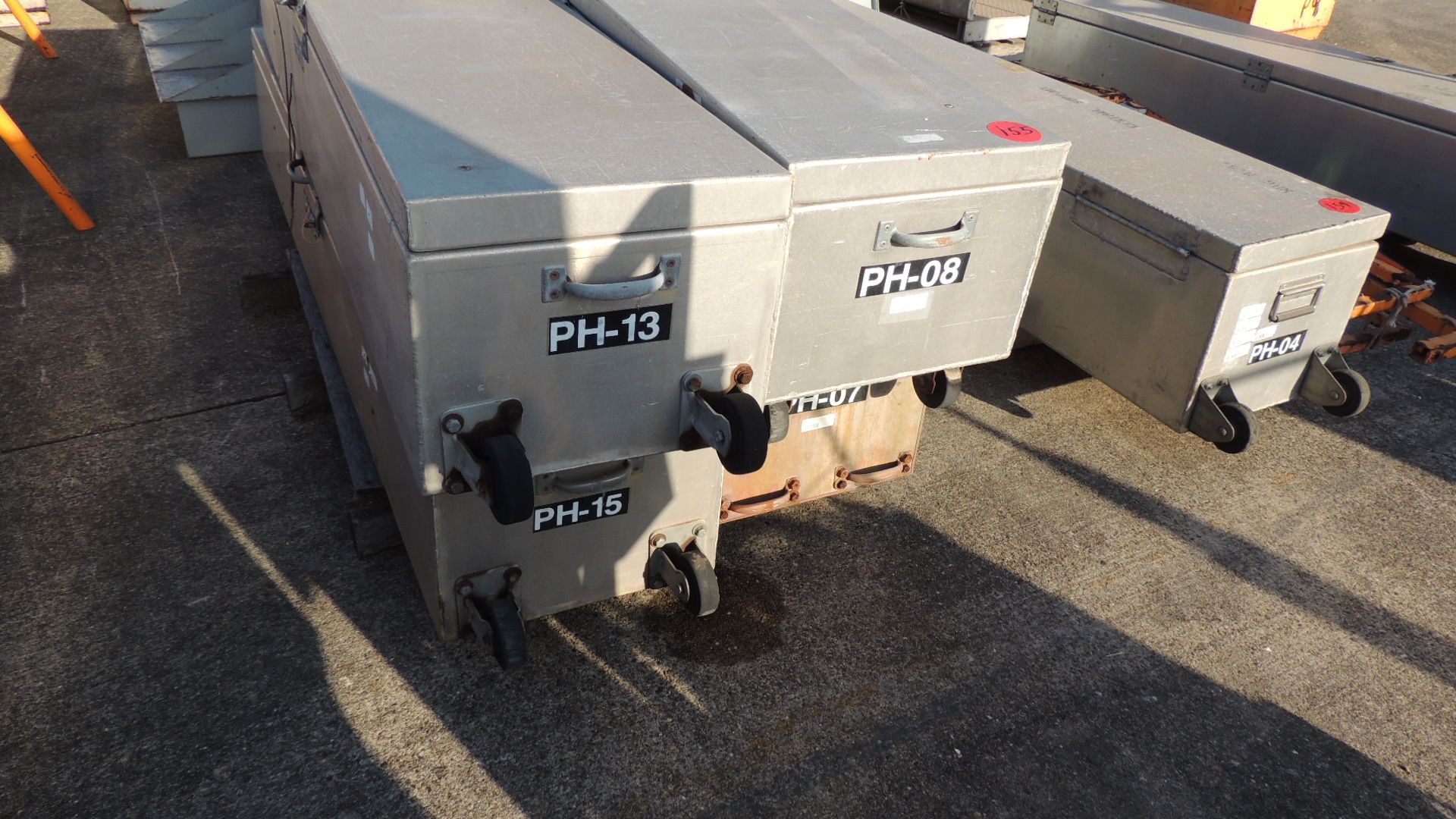 Uni-Hoist Lot: (4) cases of hoist on pallet. HIT# 2230848. Support Facility Area Outside. Asset - Image 2 of 4