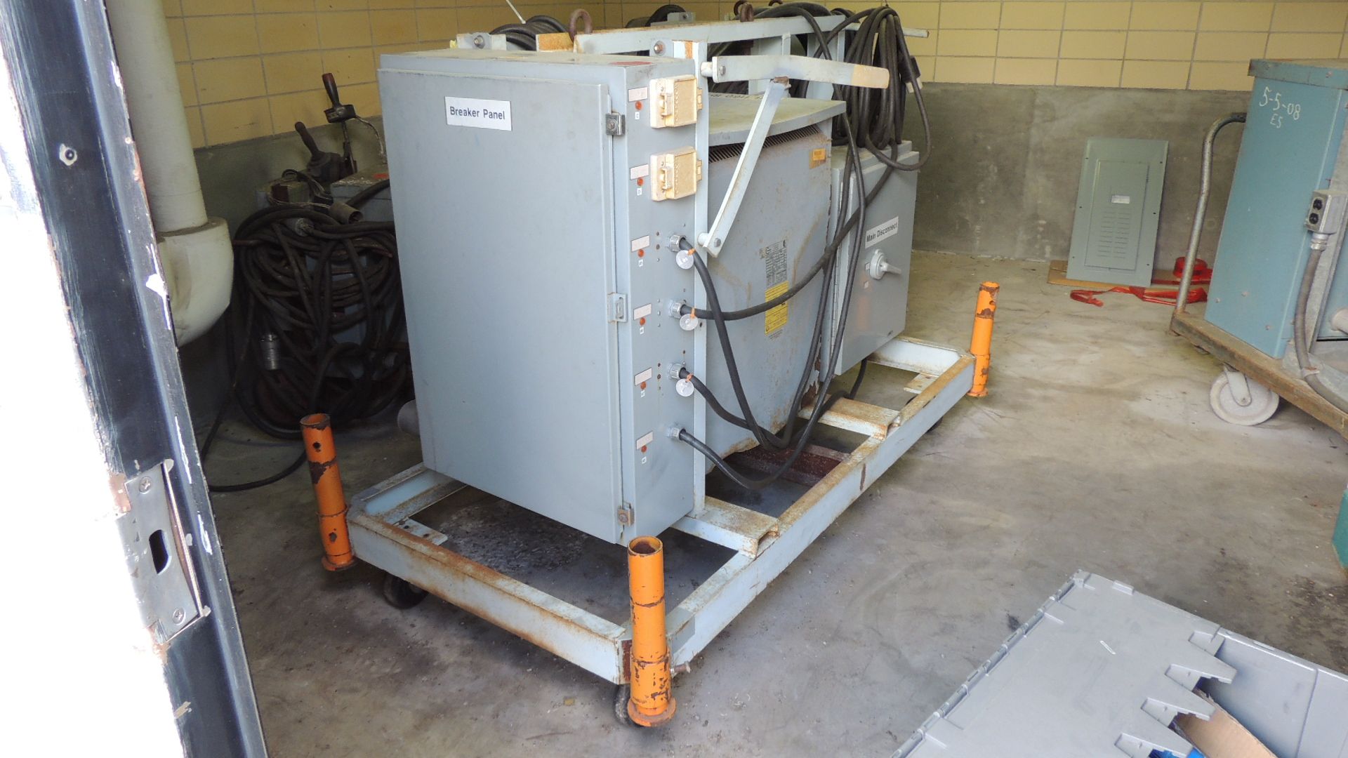 Fargo Load Center on casters w/ type 2 transformer 75kva, breaker panel, main disconnect and - Image 2 of 8