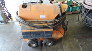 Landa OHW 3-1100 Pressure Washer. water cleaning system, 1100psi, oil burner model 7-00034, gold