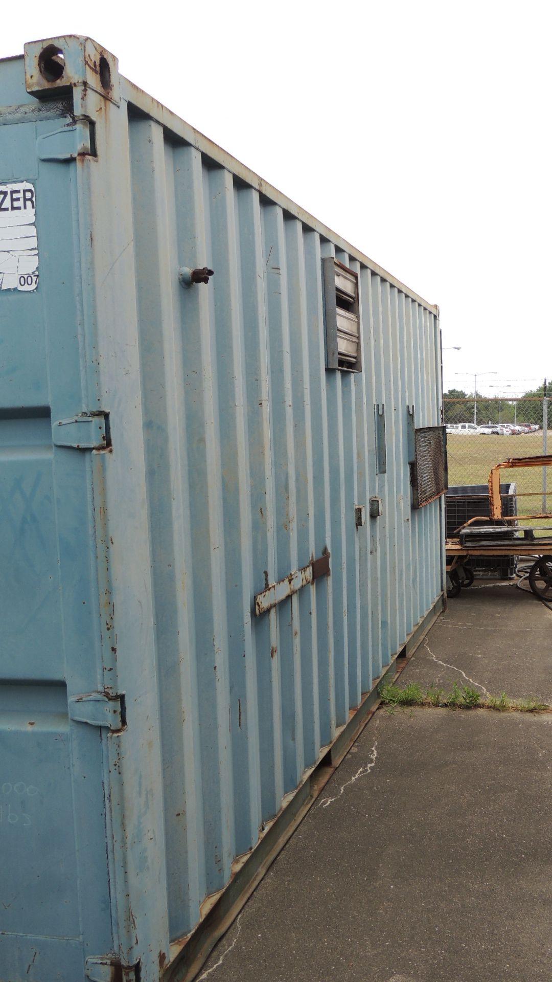 Container / Tools. Conex 20' container and contents, work benches, impact sockets up to 3 1/2", - Image 2 of 22