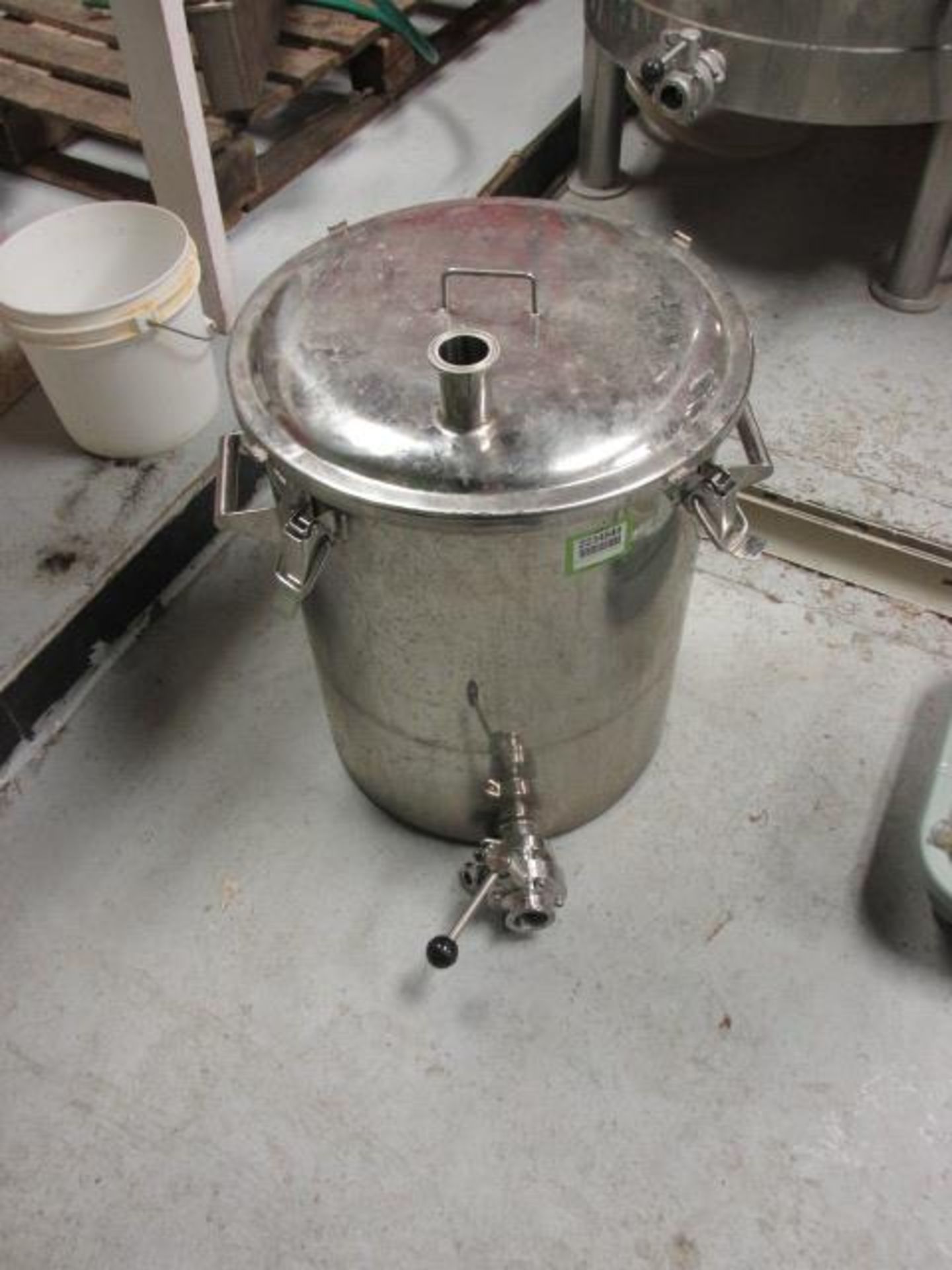 Stainless Steel Hop Back Tank. HIT# 2234844. Loc: Brewery Prep Room. Asset Located at 143 Kent - Image 3 of 3