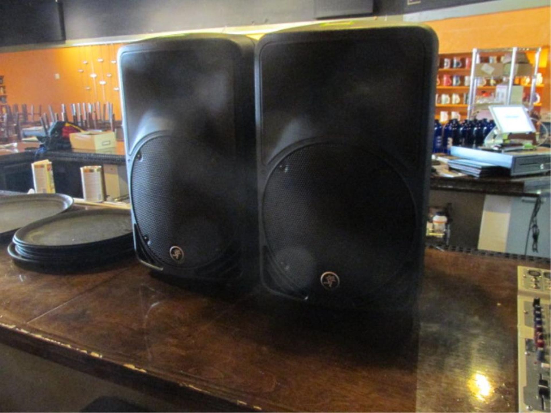 Mackie SRM350 Lot (2) High-Definition Powered Speakers, 1000W & 10". HIT# 2234801. Loc: On Bar. - Image 2 of 3