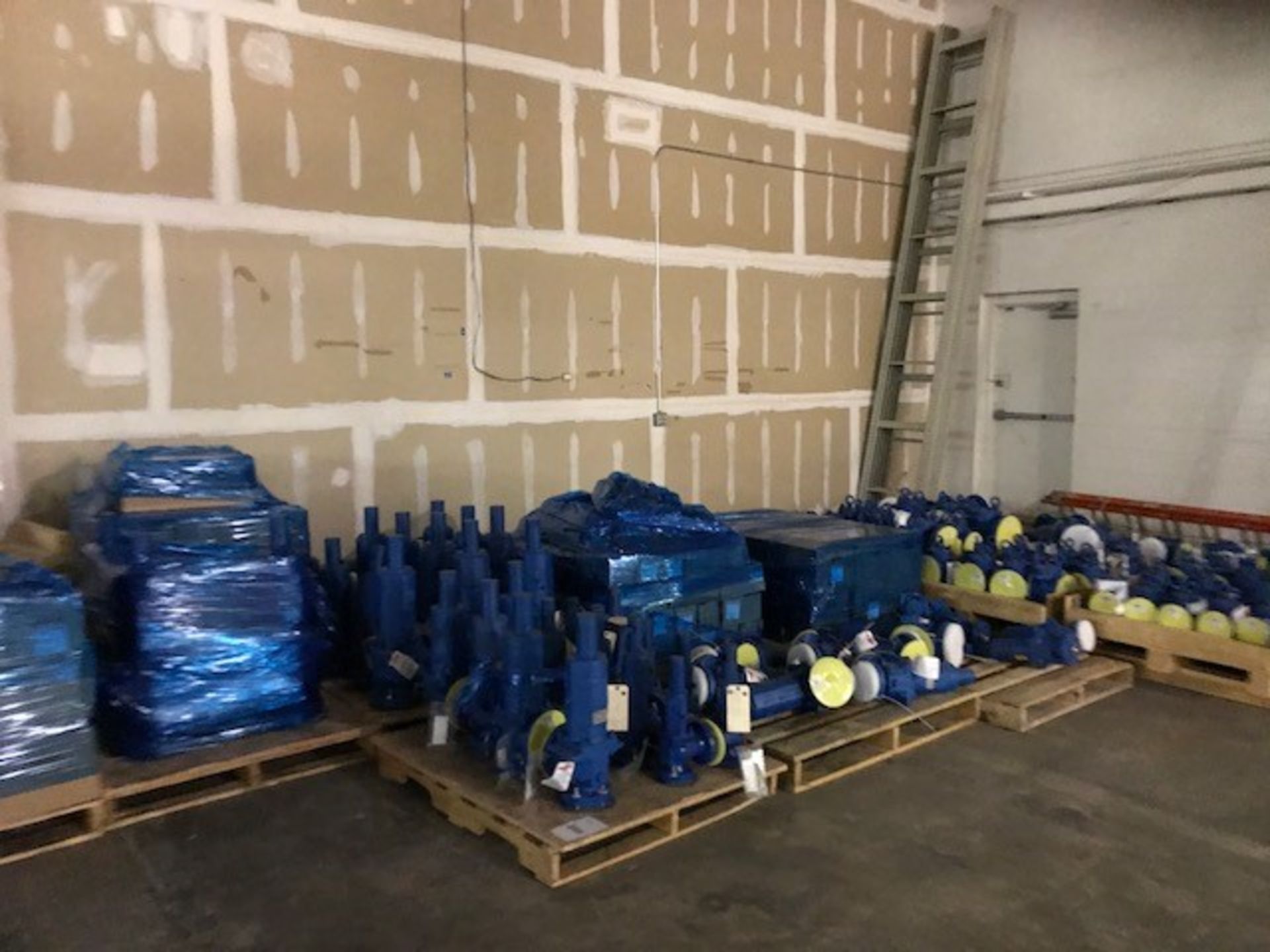 Large Quantity of Leser Relief and Safety Valves, plus Spare Parts Kits - Image 2 of 374