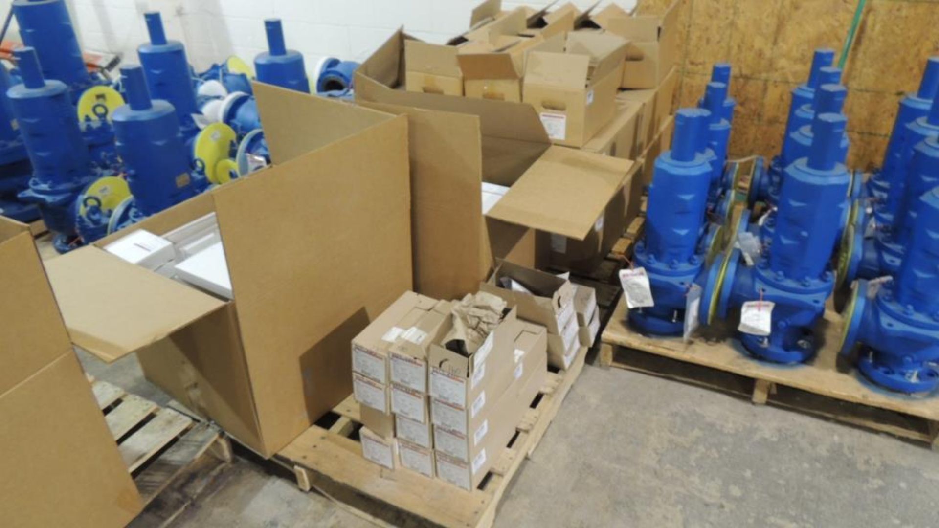 Large Quantity of Leser Relief and Safety Valves, plus Spare Parts Kits - Image 354 of 374