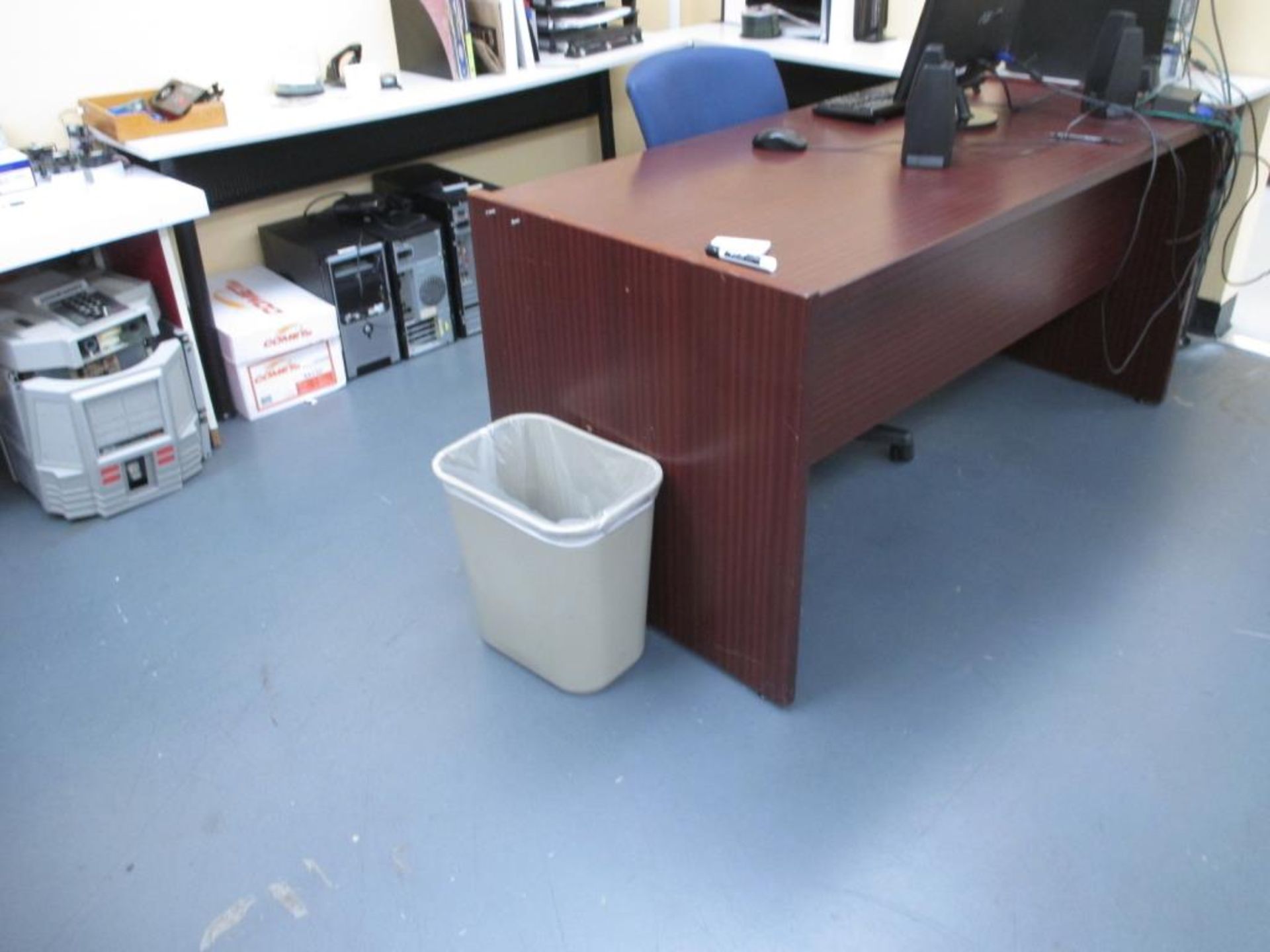 Class Room Tables and Chairs - Image 4 of 8