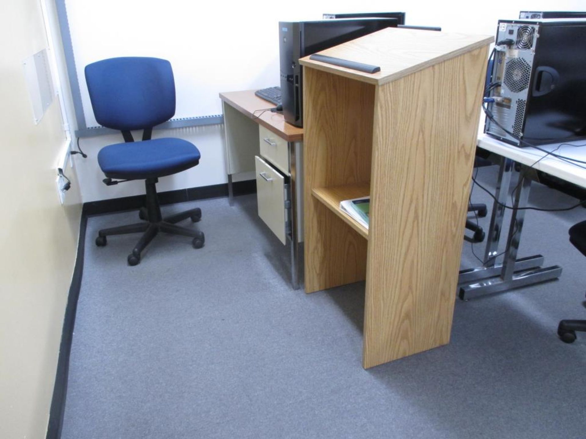 Class Room Tables and Chairs - Image 4 of 4