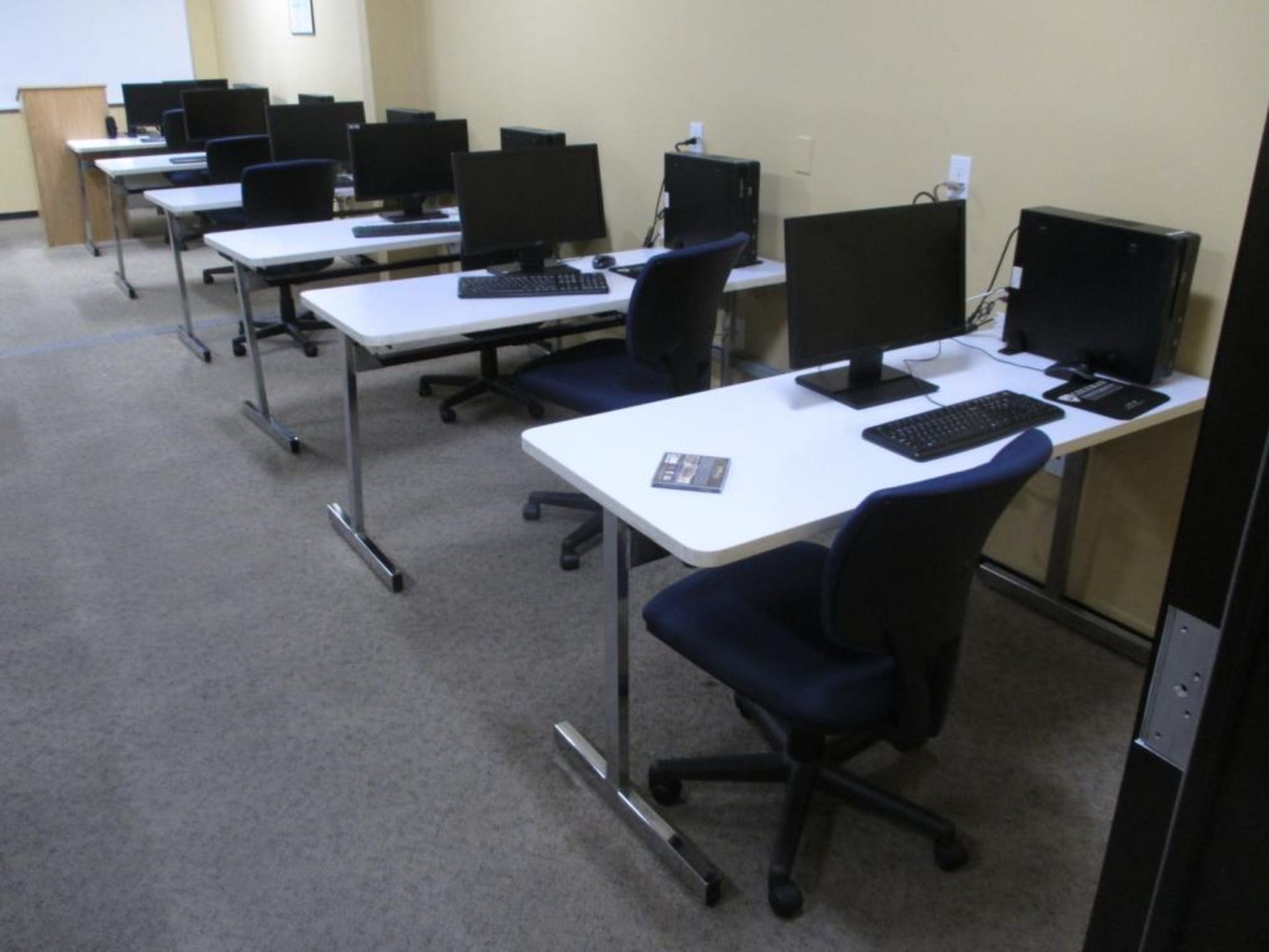 Class Room Tables and Chairs - Image 3 of 12