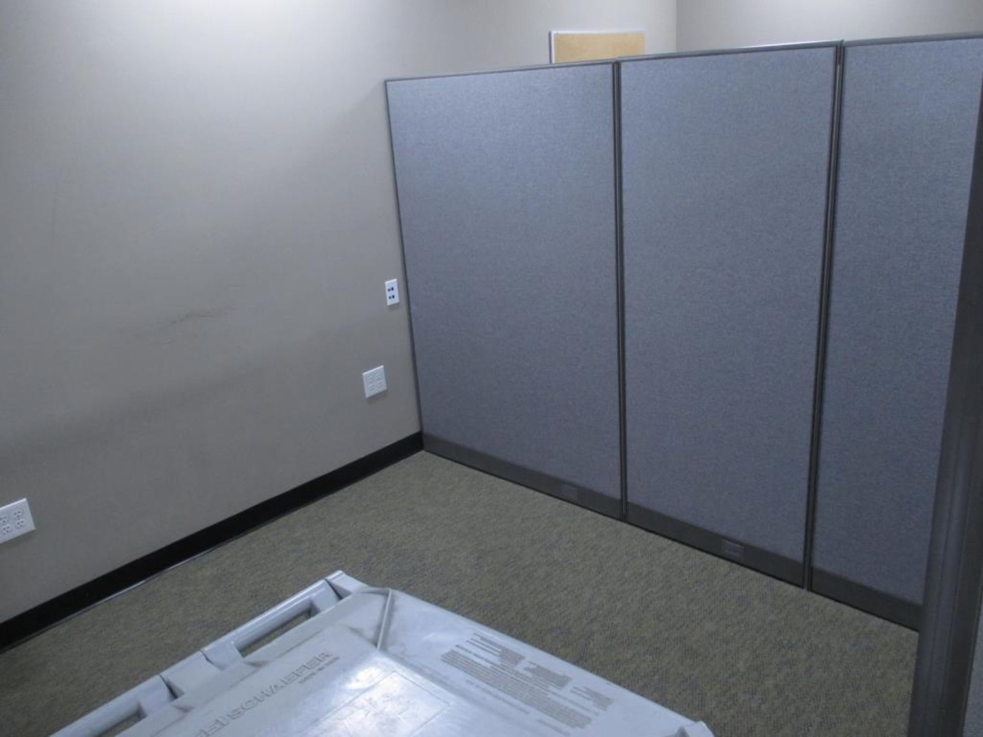Office Partitions - Image 7 of 11