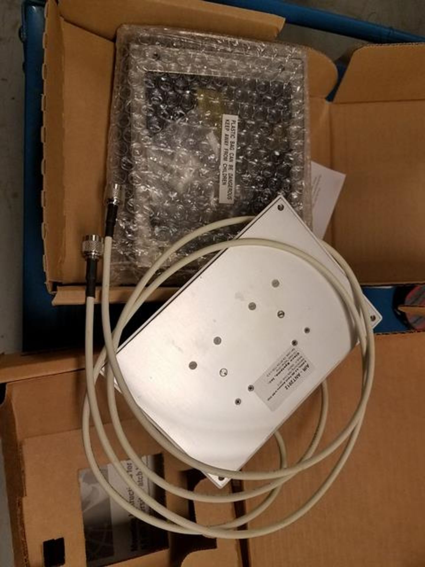 Wireless Equipment - Image 2 of 5