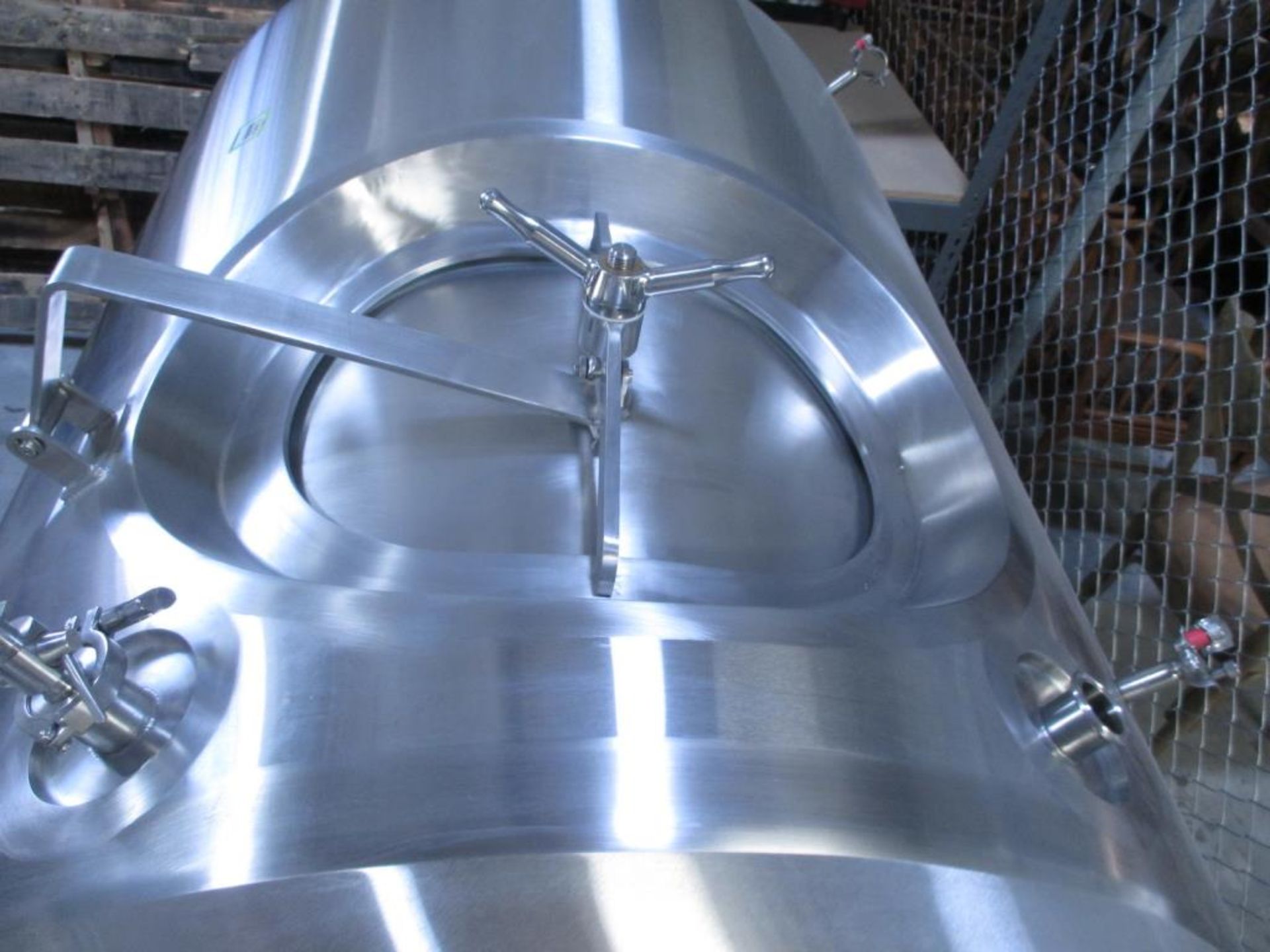 7 Barrel/217 Gal Fermenter Tank - Image 2 of 3