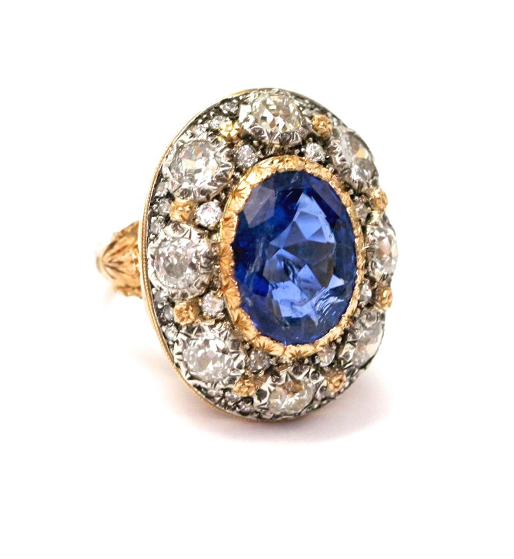 Sapphire ring - BUCCELLATI Mario; 1940's. Ring in yellow gold and Sri Lankan [...]