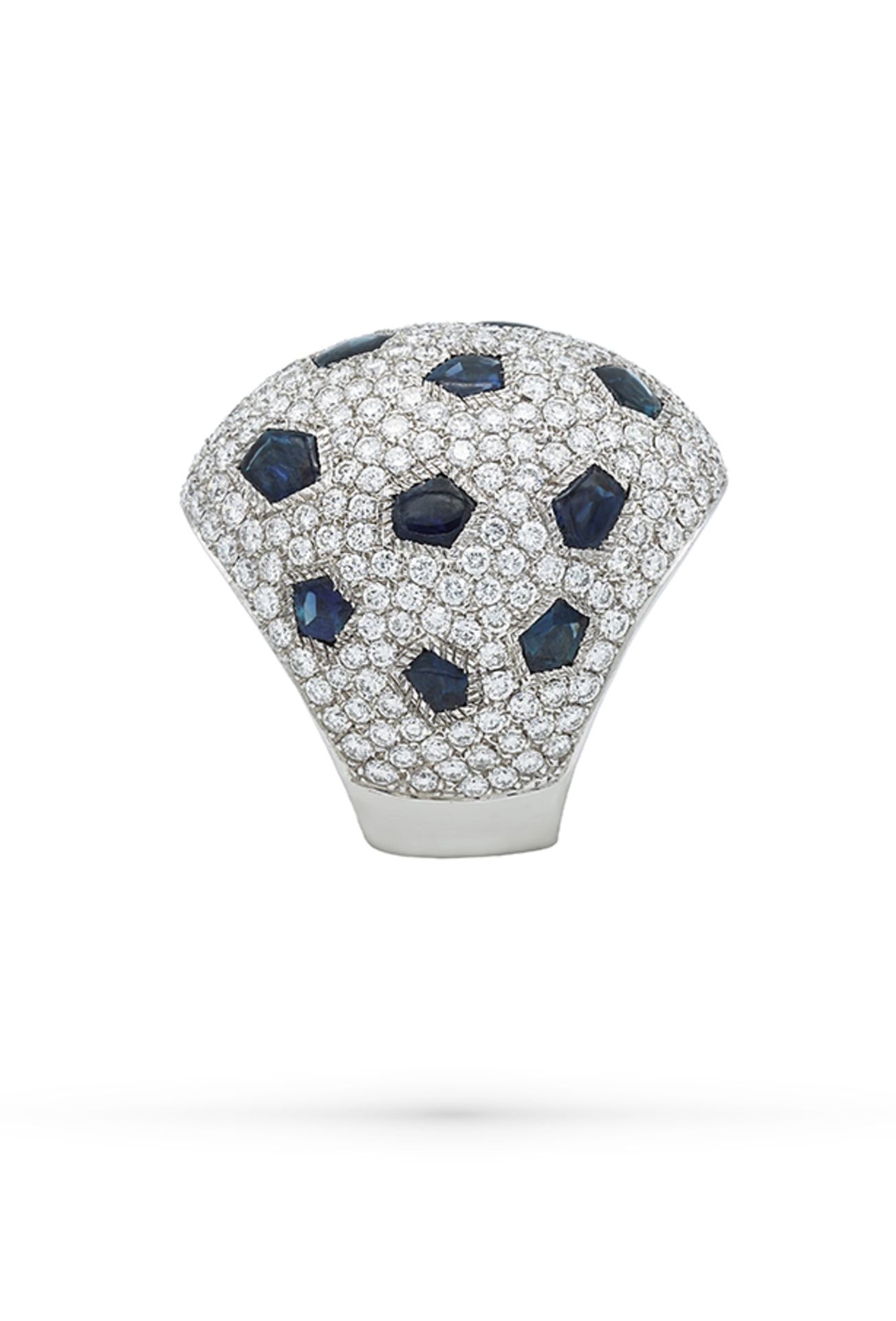 Sapphire and diamond ring - Cartier, model LOBI. White gold ring paved with diamonds [...] - Bild 2 aus 2