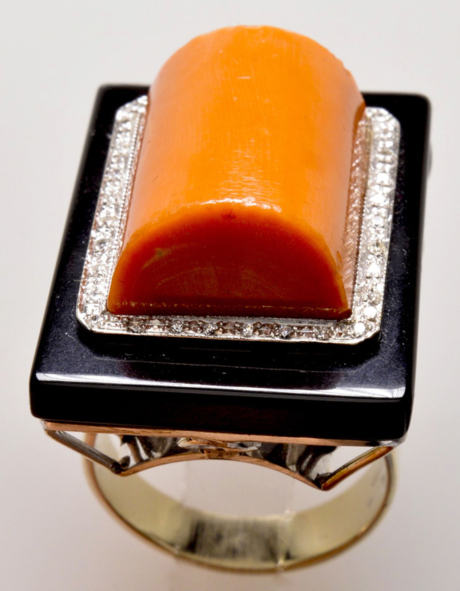 Coral ring - Impressive art deco ring. Onyx set with diamonds -