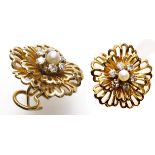 Pair of earrings - 1950’speriod, Set with diamonds and pearls, 18k gold, Weight: [...]