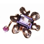 Impressive ring - Gold set with sapphire and deep purple amethyst -