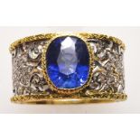 Sapphire ring - Buccellati. 4cts sapphire, gold ring set with diamonds -