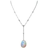 Impressive opal pendant set in gold necklace - 20,60 carats opal in cabochon shape, [...]