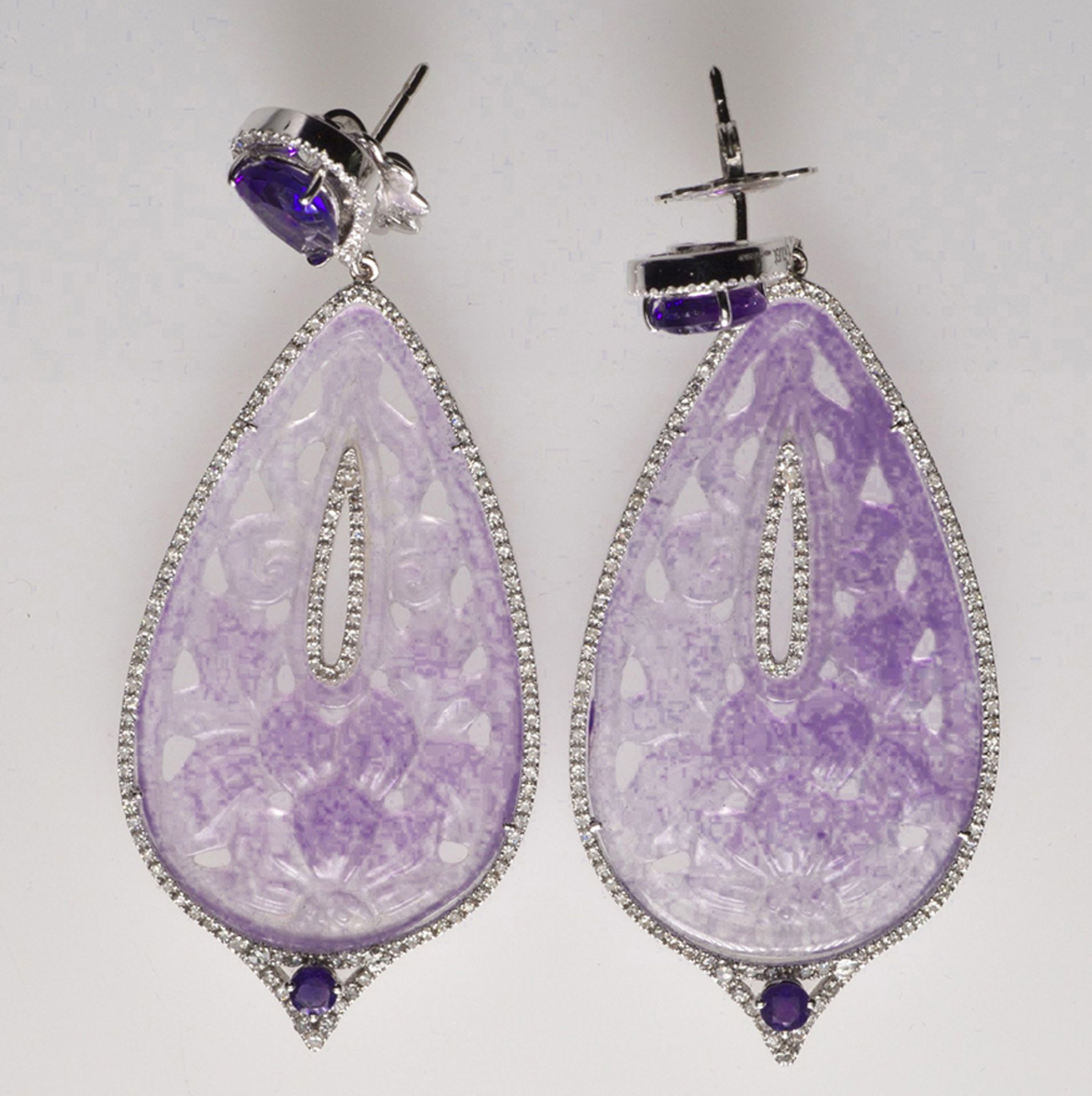 Pair of earrings - Lavender jade earrings. Set with diamonds and amethyst -
