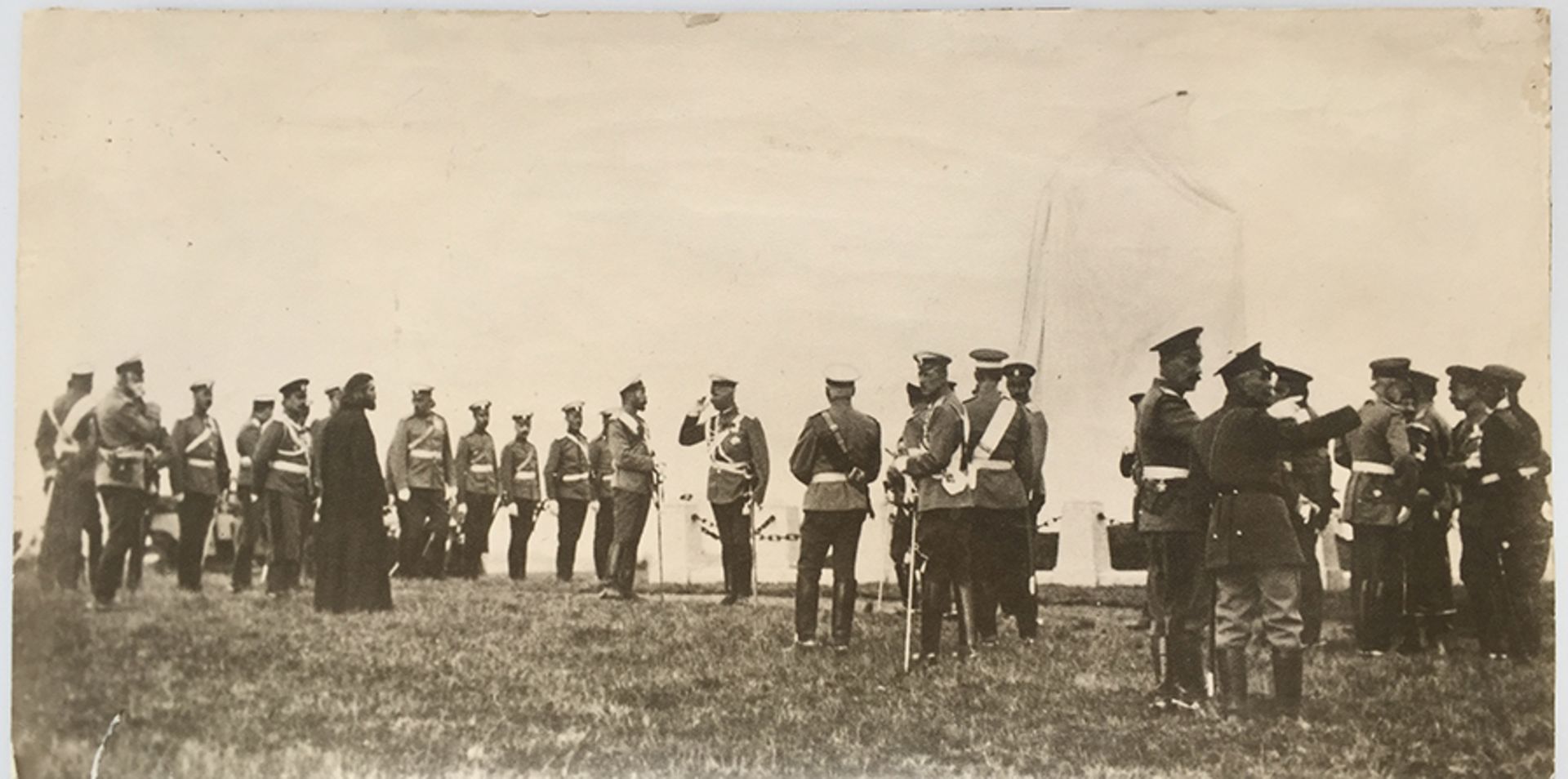 NICHOLAS II OF RUSSIA - with the Commander of the Chevaliers-gardes Regiment Count [...] - Bild 3 aus 6