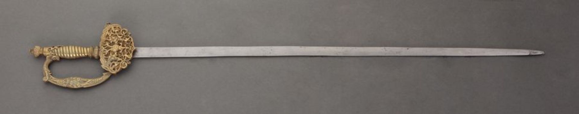 Sword of Russian civil and court of cials based on the version of 1855, without a [...]
